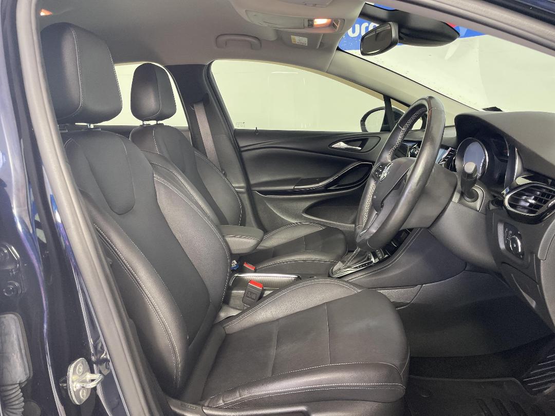 Photo '16' of Holden Astra