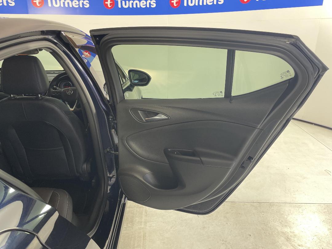 Photo '19' of Holden Astra