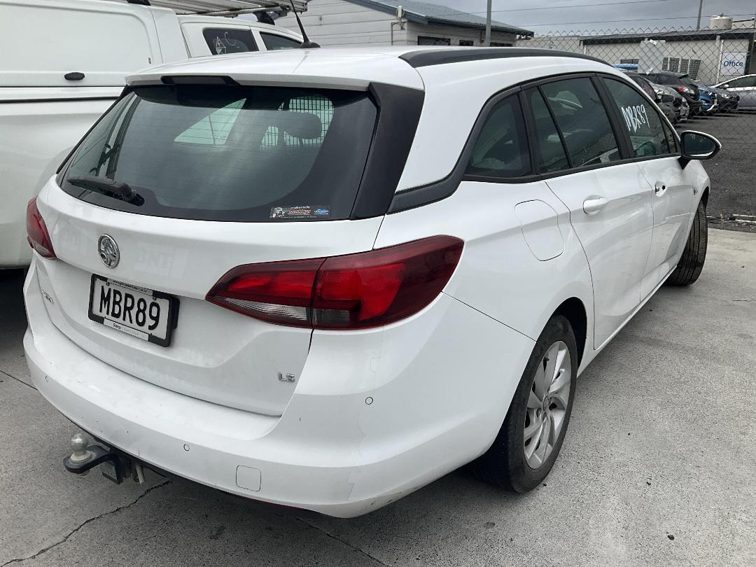 Photo '6' of Holden Astra Wagon LS+