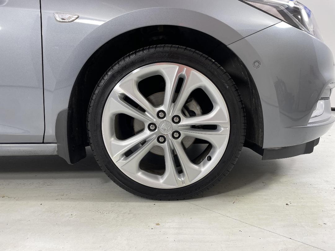 Photo '9' of Holden Astra Photo '9' of Holden Astra