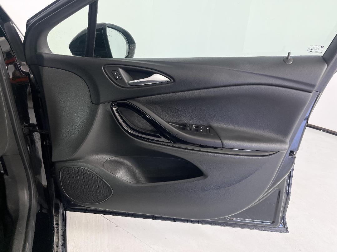 Photo '15' of Holden Astra Photo '15' of Holden Astra