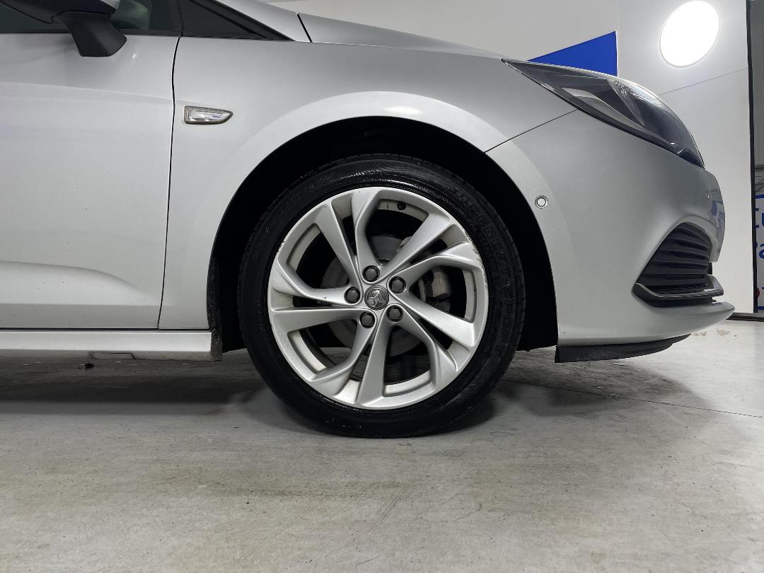 Photo '9' of Holden Astra Photo '9' of Holden Astra