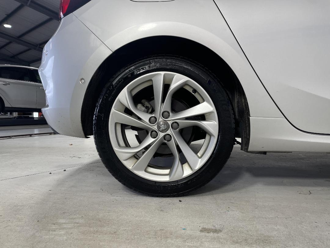 Photo '12' of Holden Astra Photo '12' of Holden Astra