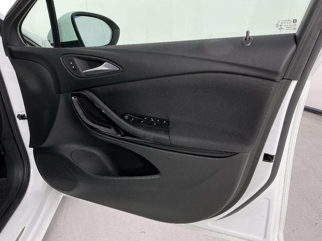 Photo '15' of Holden Astra