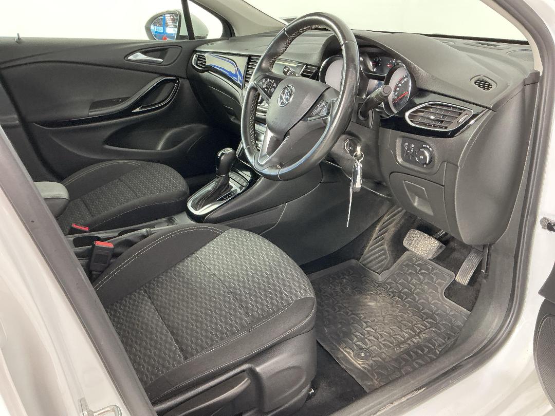 Photo '16' of Holden Astra