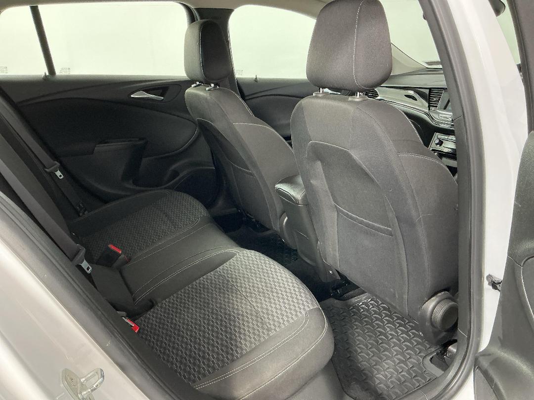 Photo '20' of Holden Astra