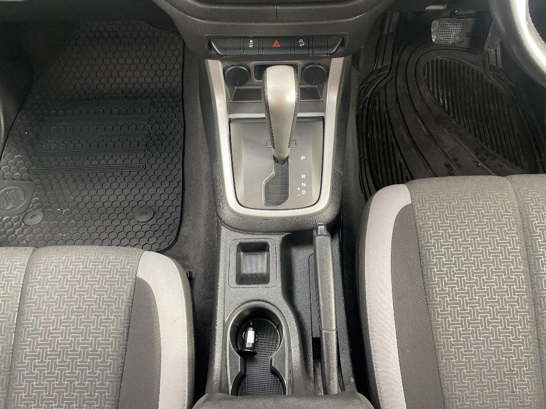 Photo '18' of Holden Colorado