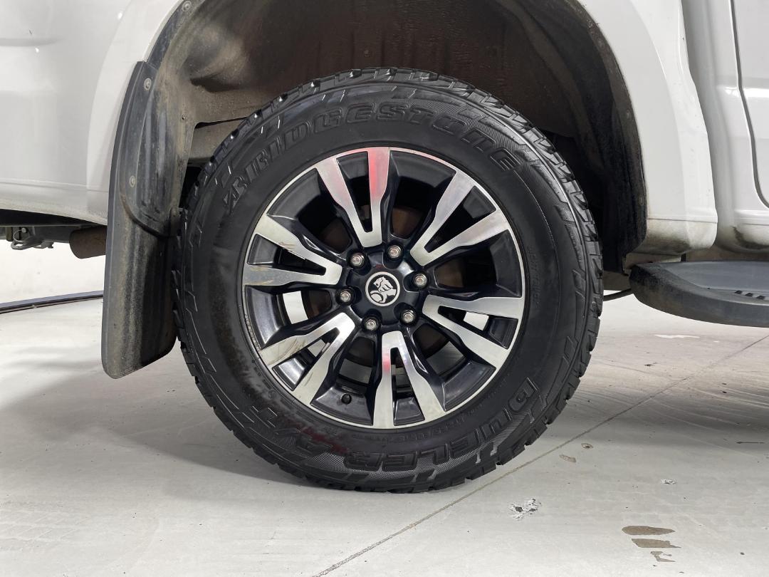 Photo '12' of Holden Colorado