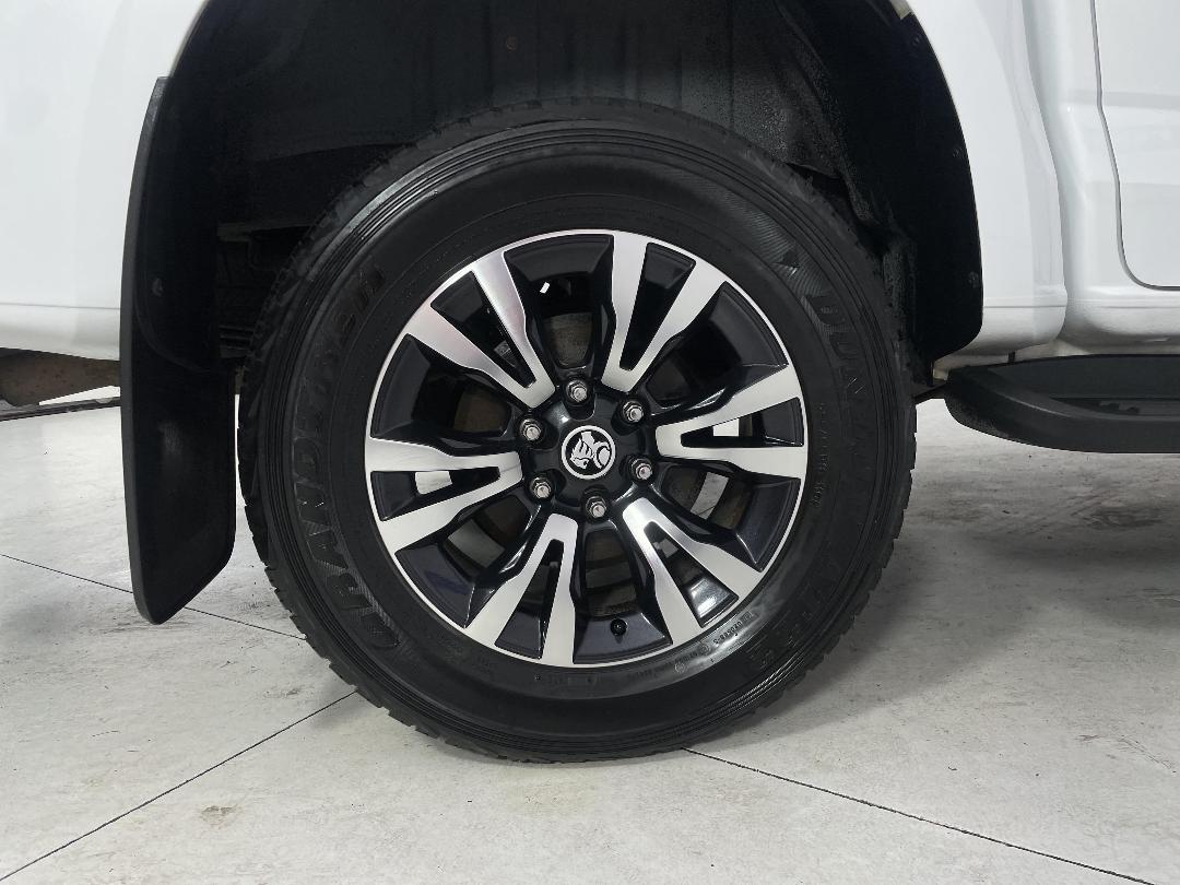 Photo '12' of Holden Colorado