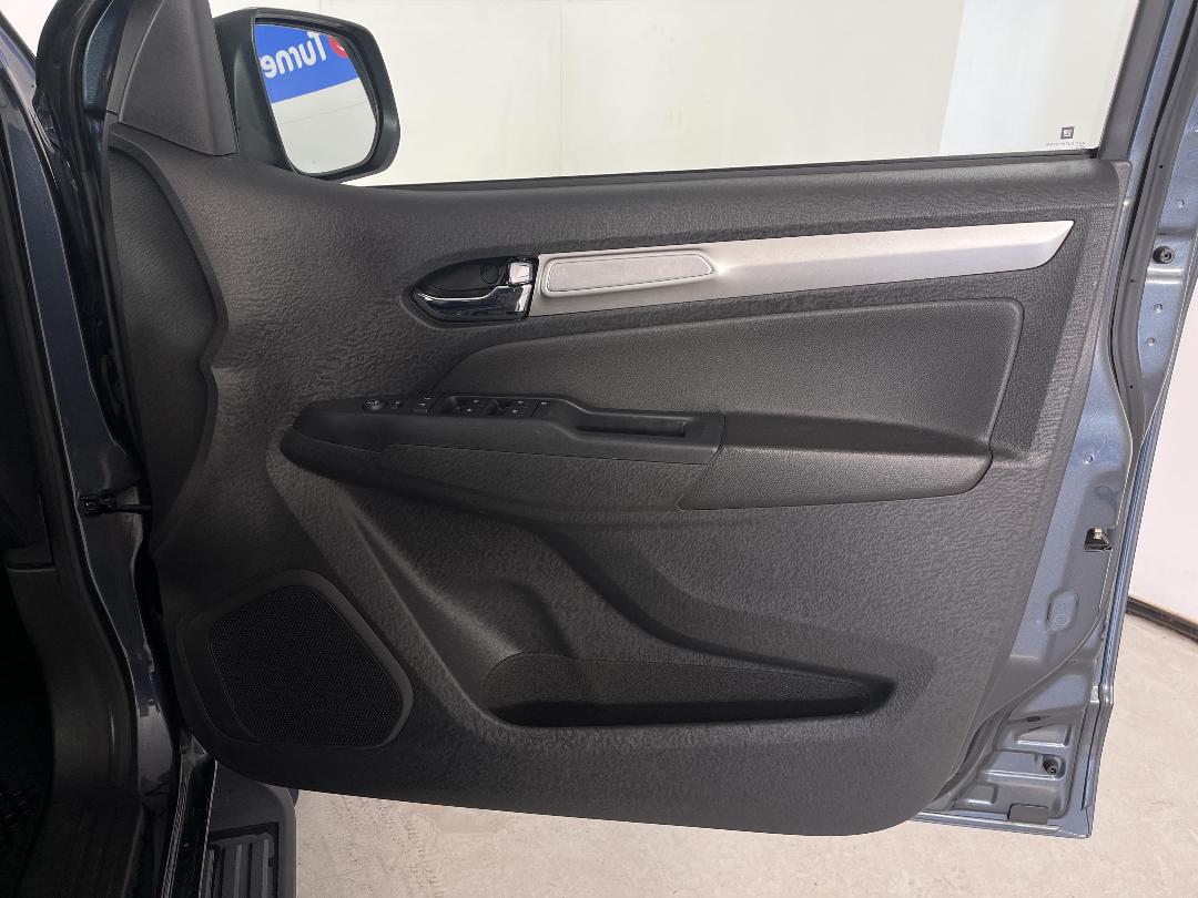 Photo '15' of Holden Colorado