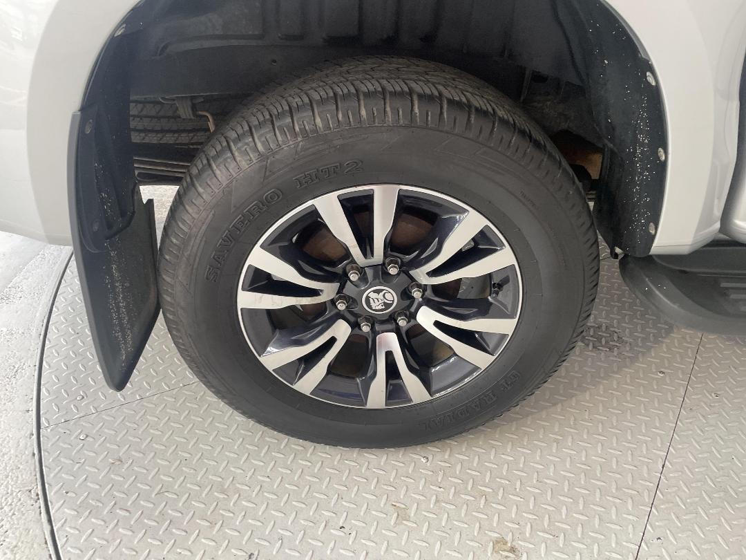 Photo '12' of Holden Colorado