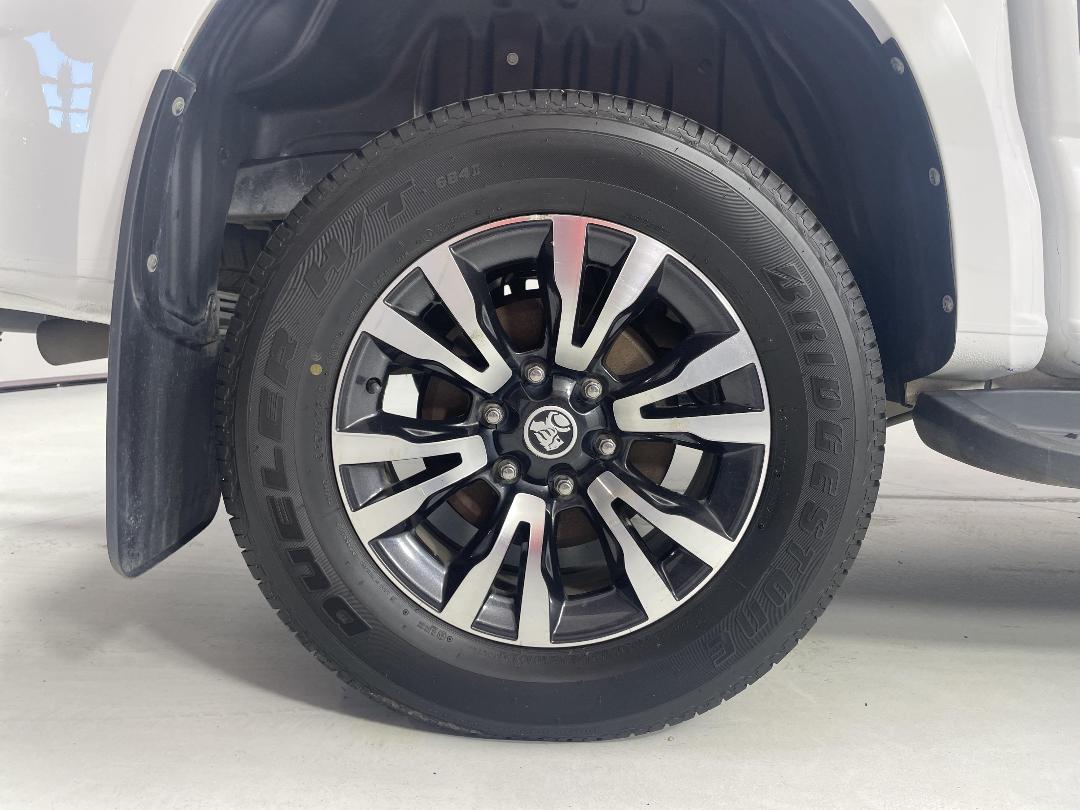 Photo '12' of Holden Colorado