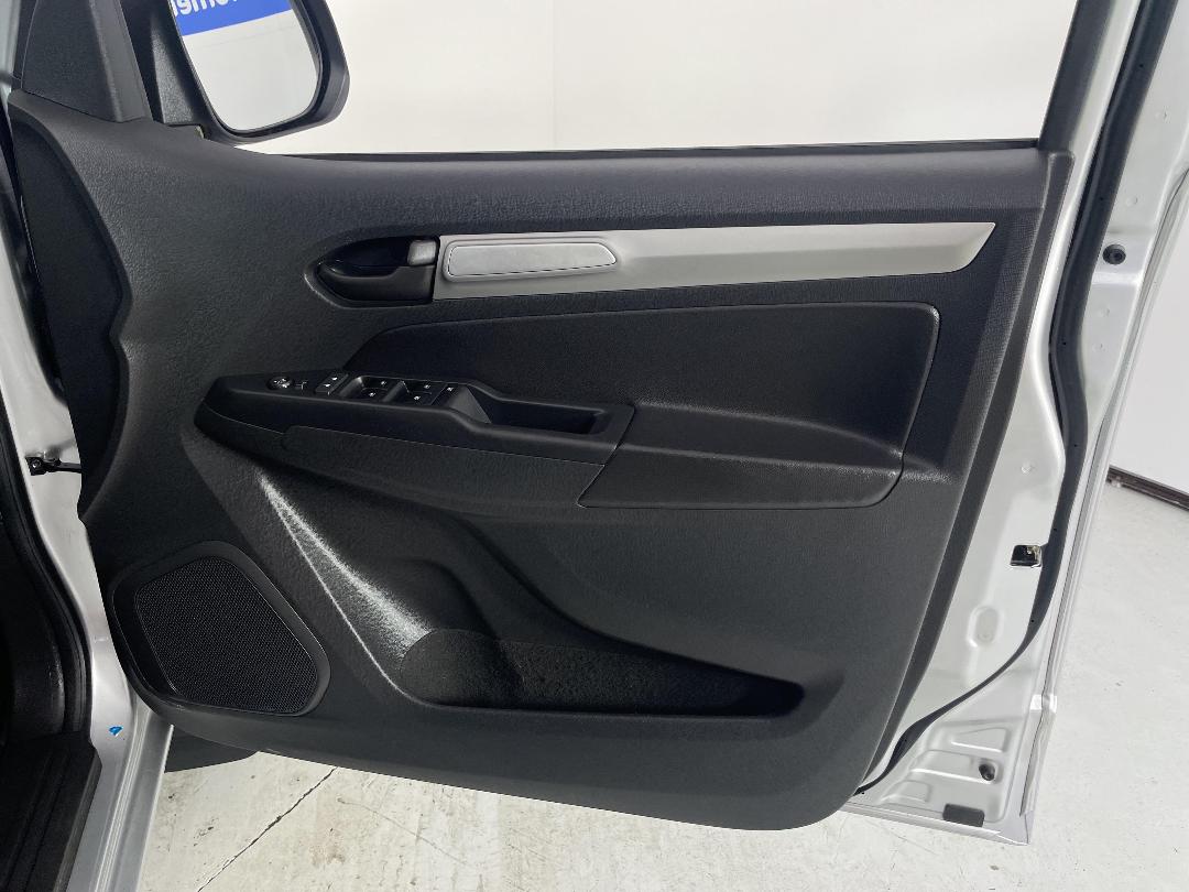 Photo '15' of Holden Colorado