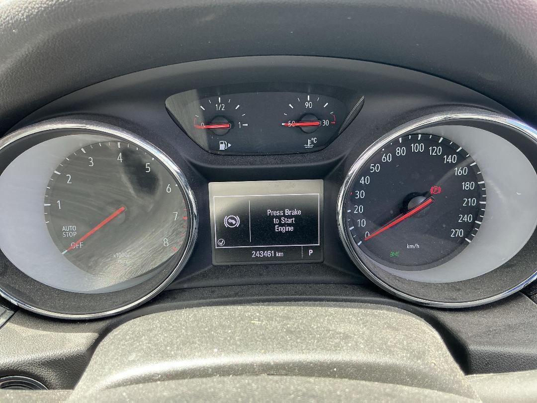 Photo '18' of Holden Commodore LT