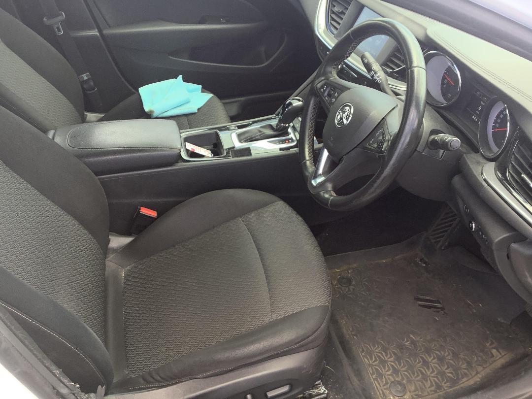 Photo '22' of Holden Commodore LT