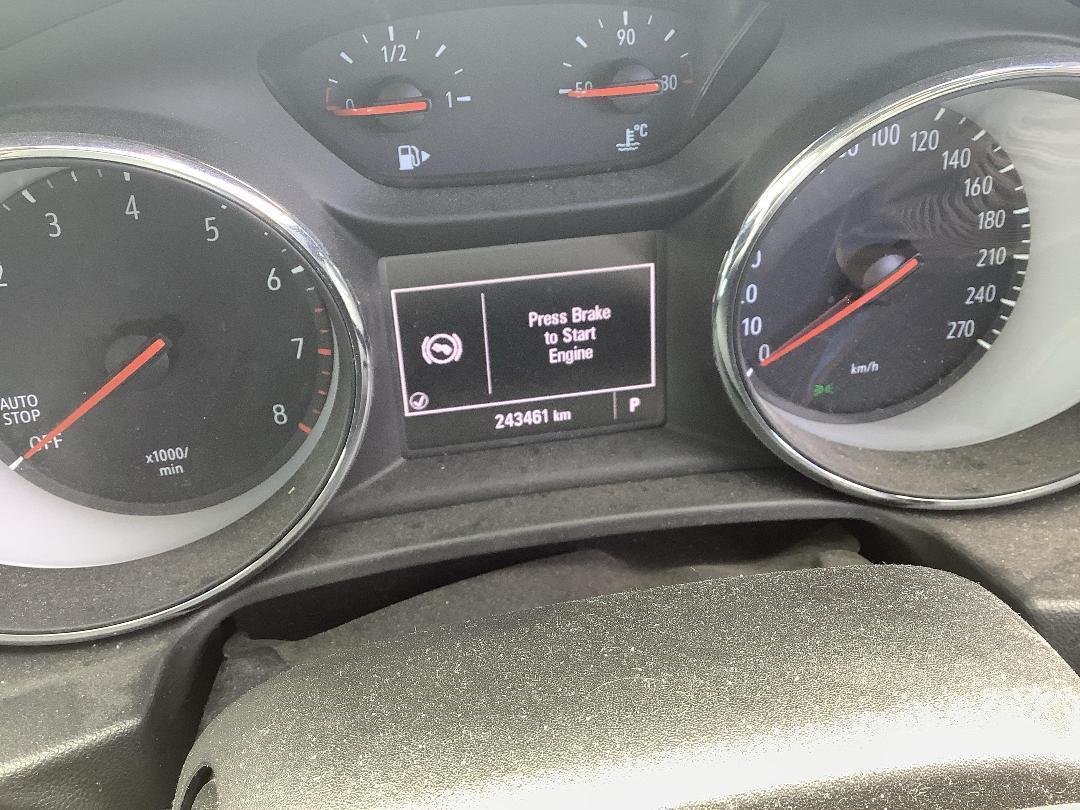 Photo '21' of Holden Commodore LT