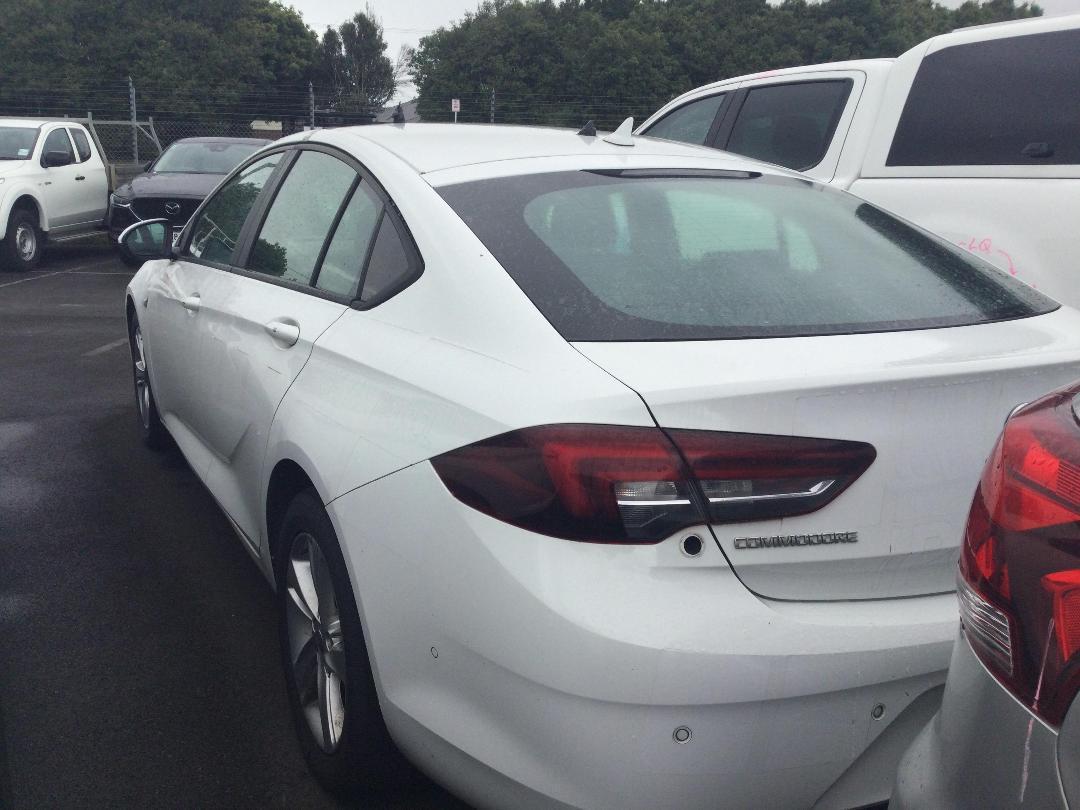 Photo '8' of Holden Commodore LT