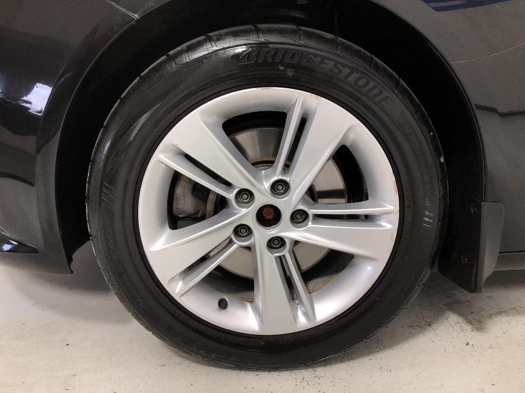 Photo '10' of Holden Commodore