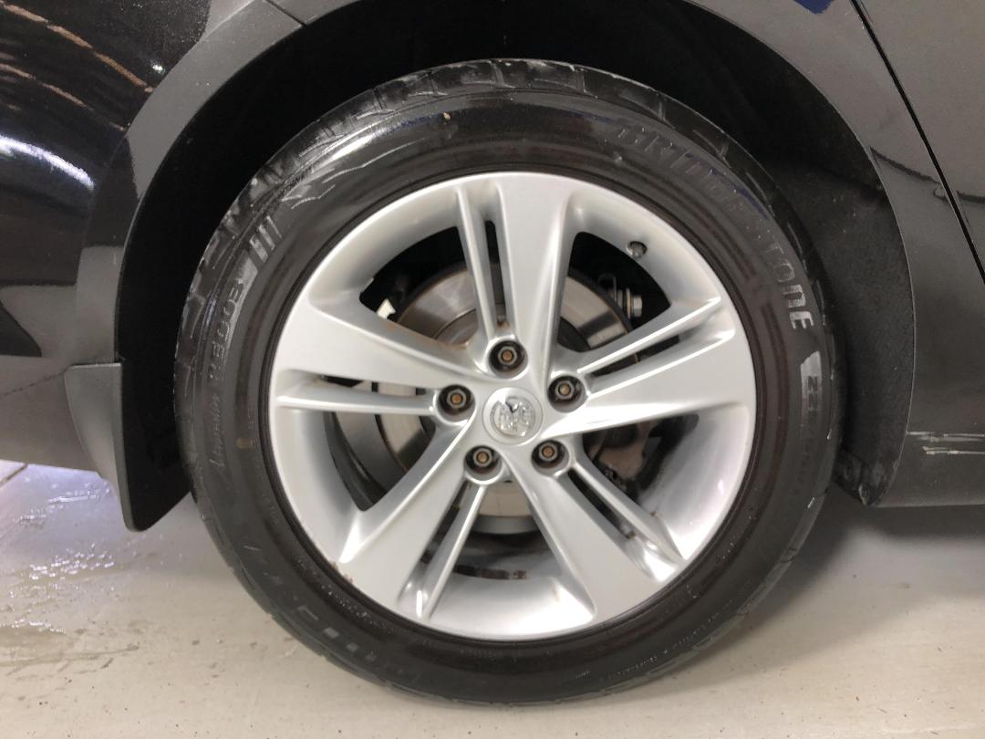 Photo '12' of Holden Commodore