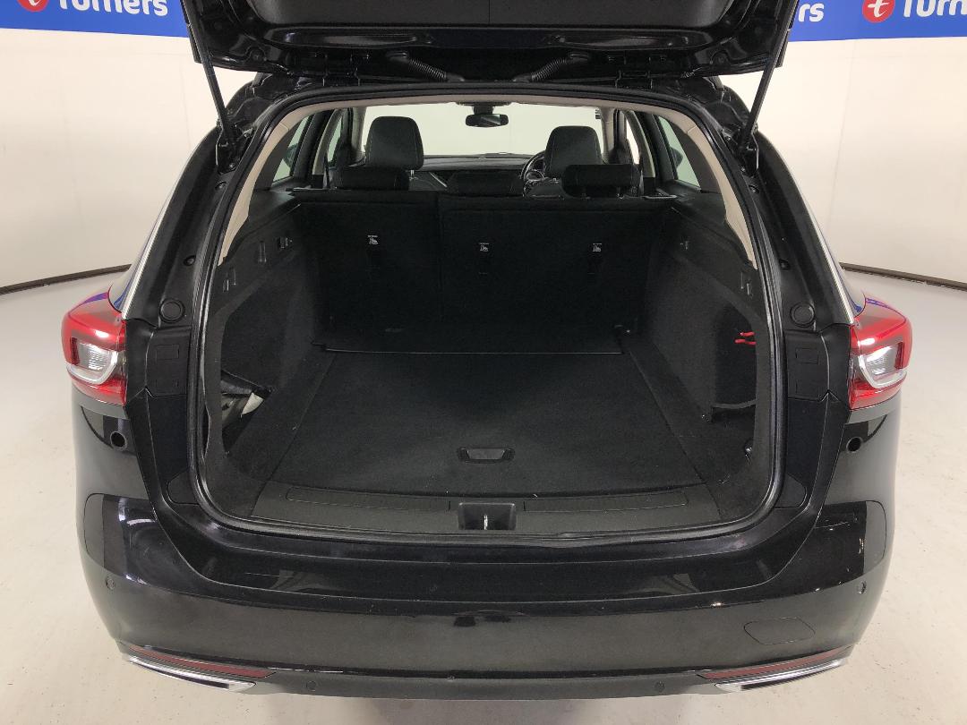 Photo '14' of Holden Commodore