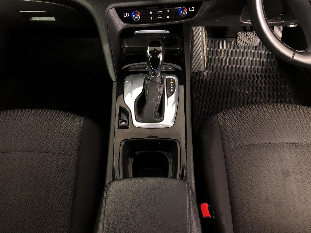 Photo '18' of Holden Commodore