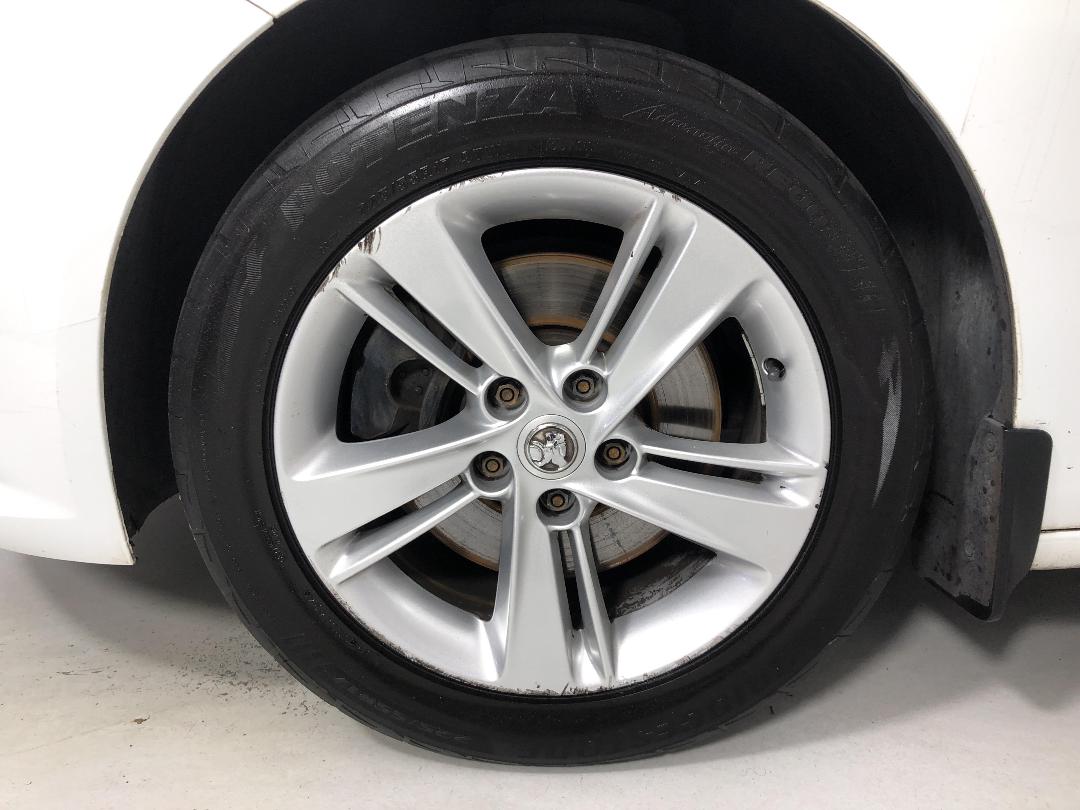 Photo '10' of Holden Commodore Photo '10' of Holden Commodore