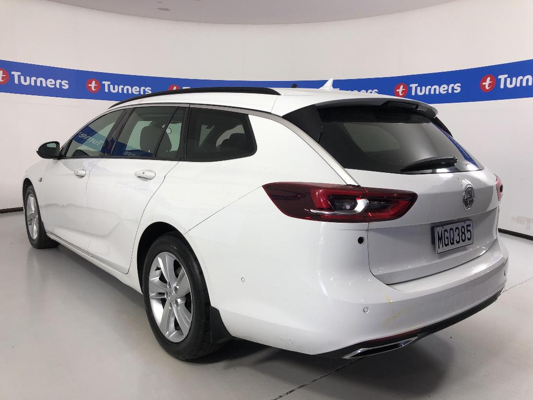 Photo '5' of Holden Commodore Photo '5' of Holden Commodore