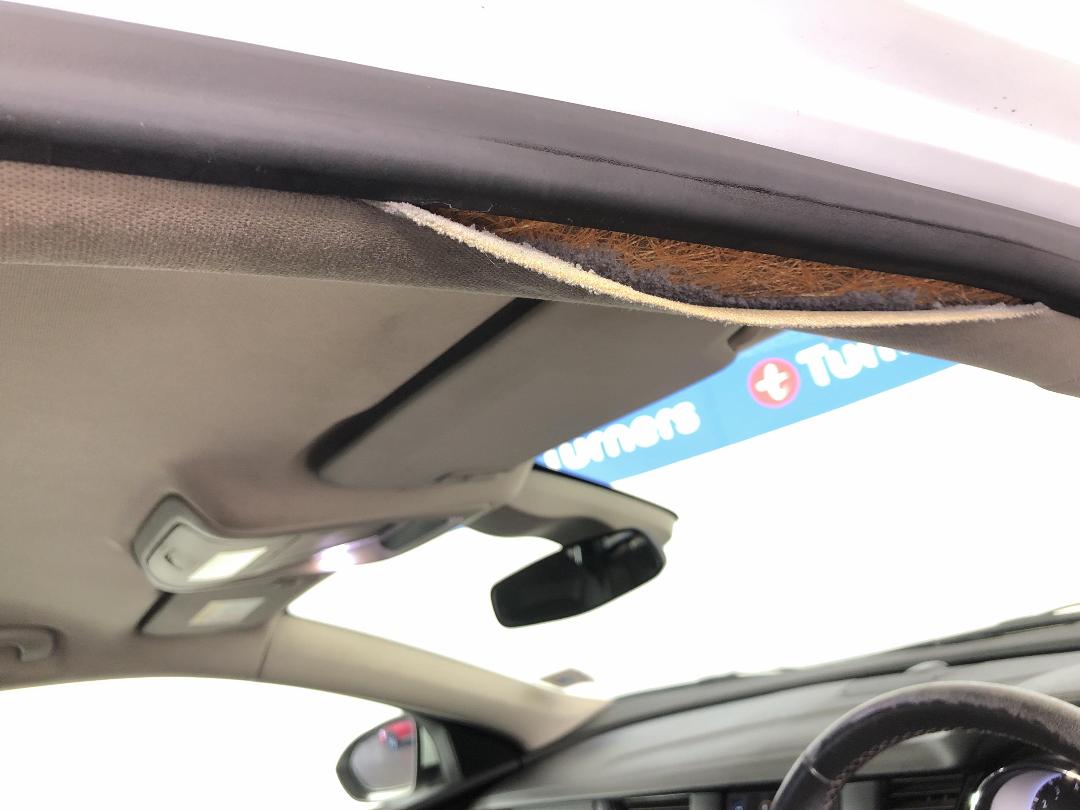 Photo '23' of Holden Commodore Photo '23' of Holden Commodore