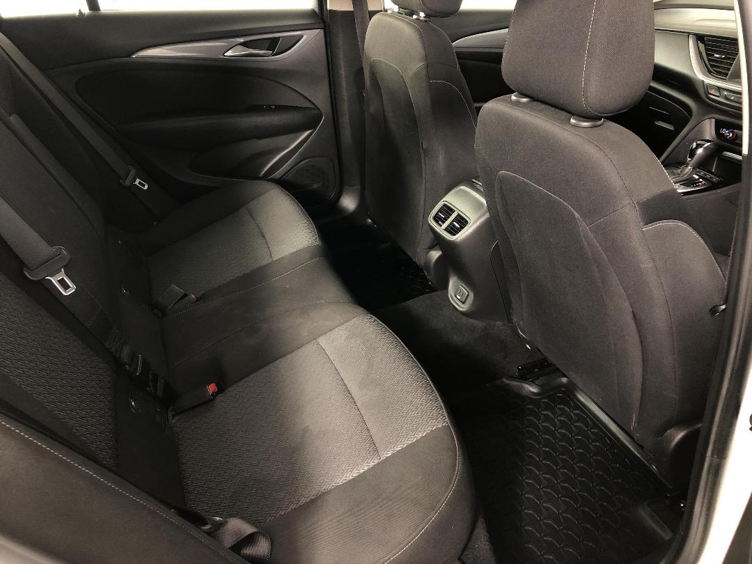 Photo '20' of Holden Commodore Photo '20' of Holden Commodore