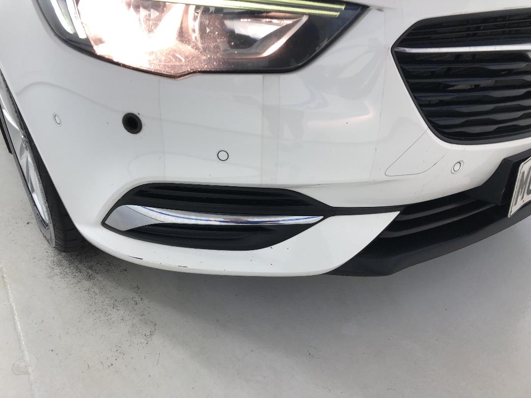 Photo '25' of Holden Commodore Photo '25' of Holden Commodore