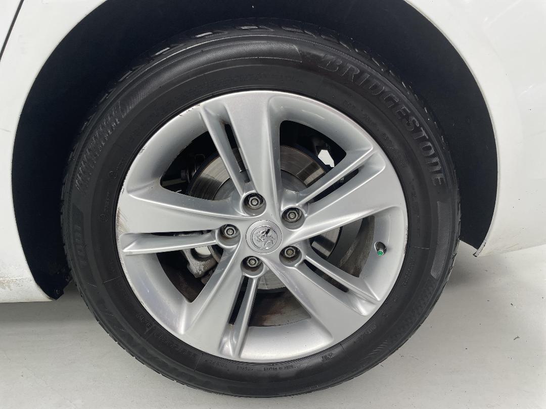 Photo '11' of Holden Commodore