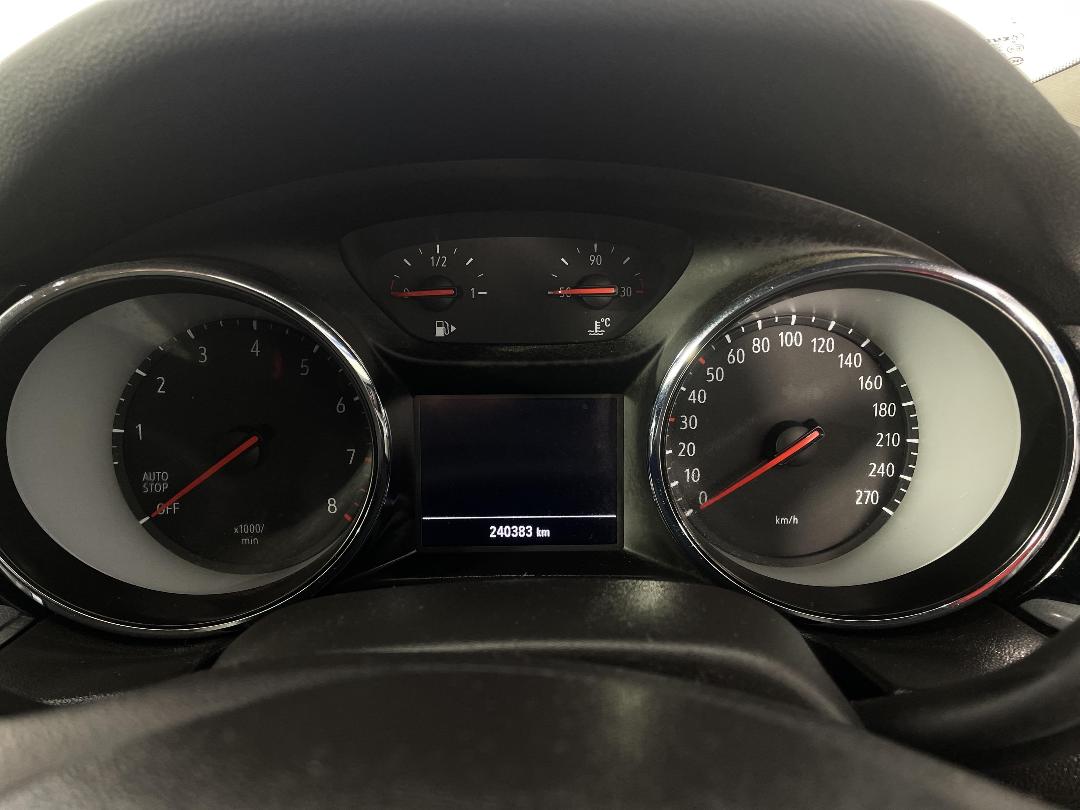 Photo '21' of Holden Commodore