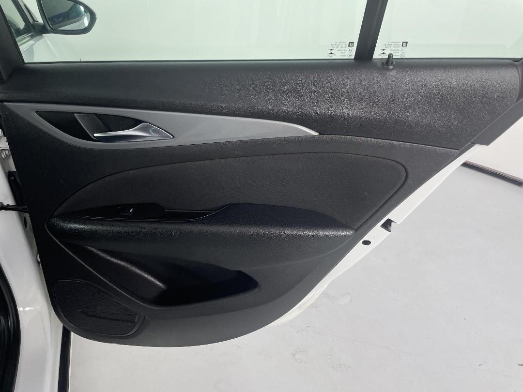 Photo '19' of Holden Commodore