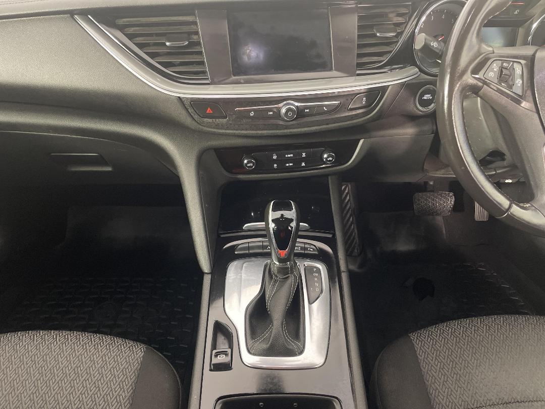 Photo '18' of Holden Commodore