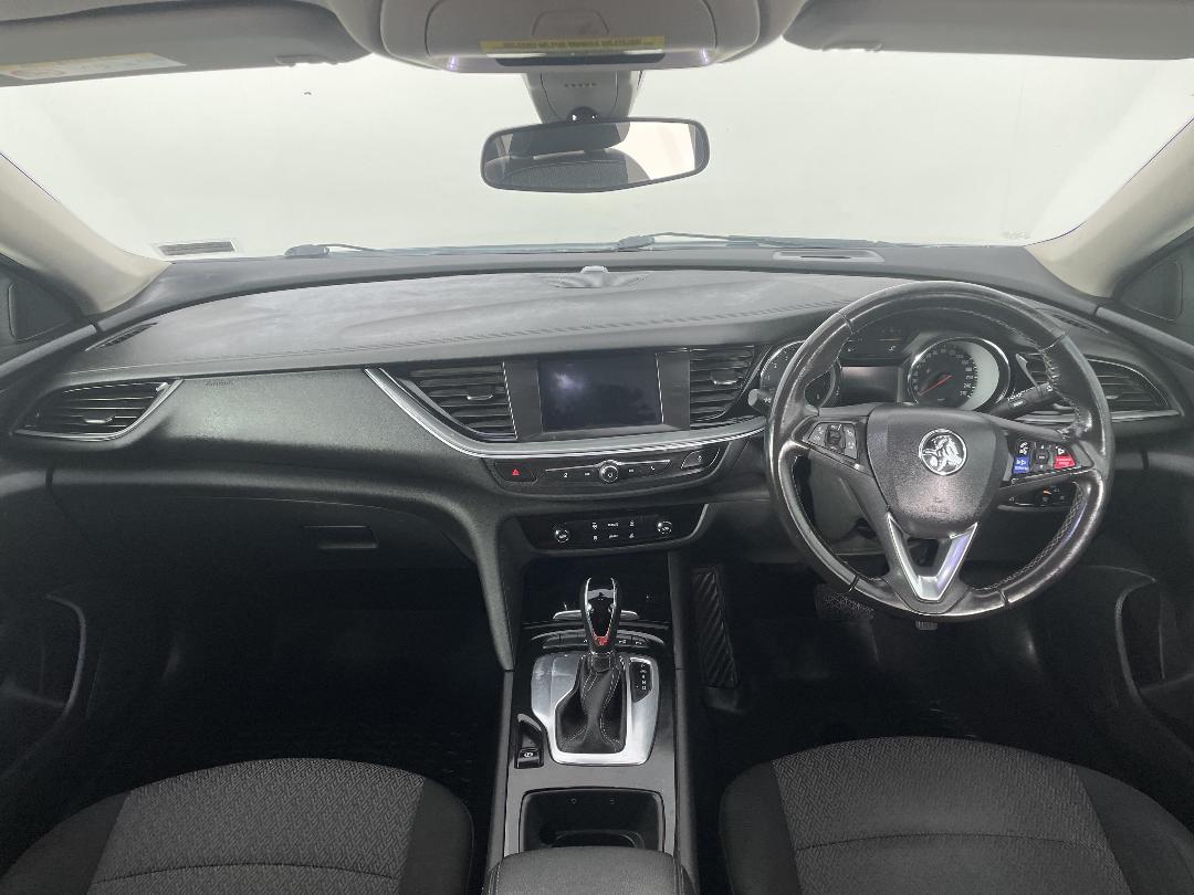 Photo '17' of Holden Commodore