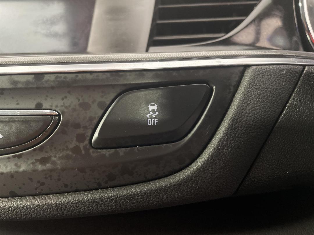 Photo '27' of Holden Commodore