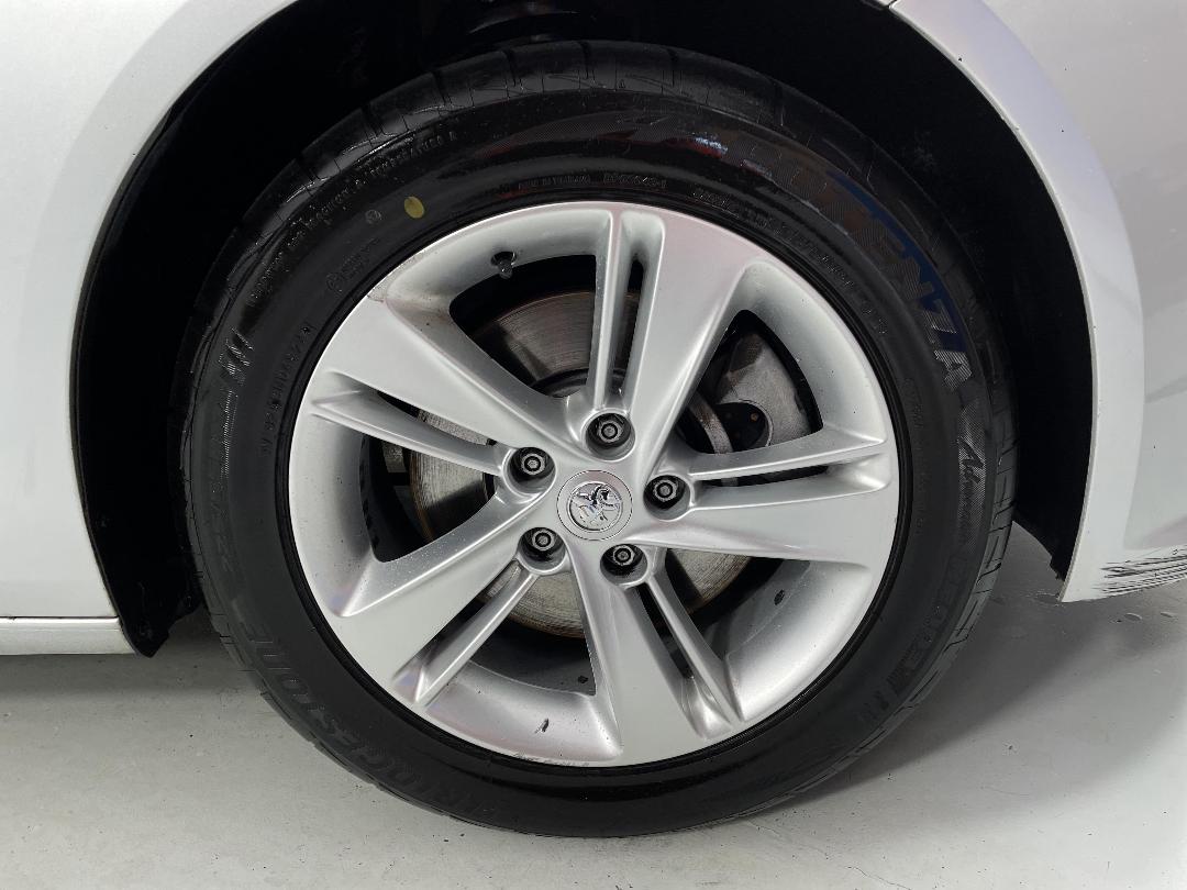 Photo '9' of Holden Commodore