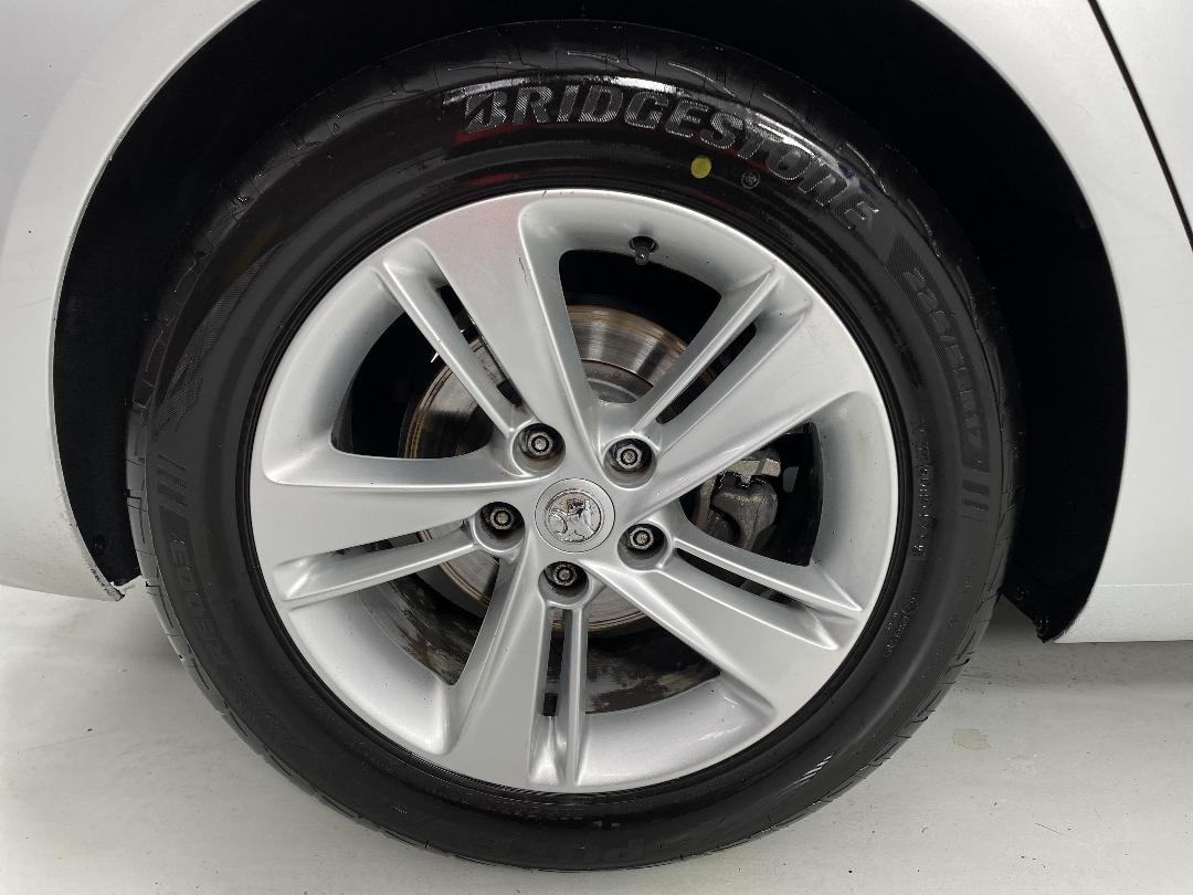 Photo '12' of Holden Commodore