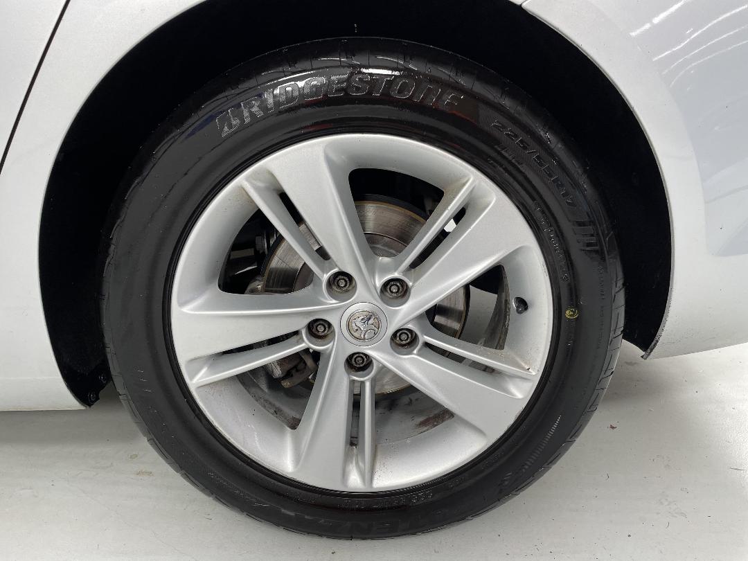 Photo '11' of Holden Commodore