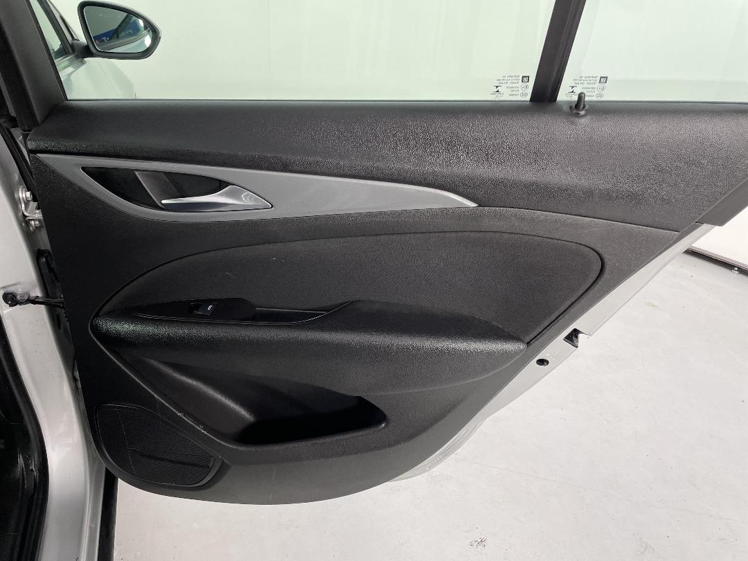 Photo '19' of Holden Commodore