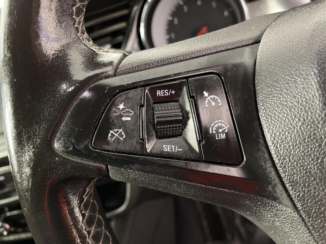 Photo '24' of Holden Commodore