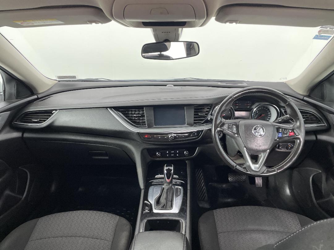 Photo '17' of Holden Commodore