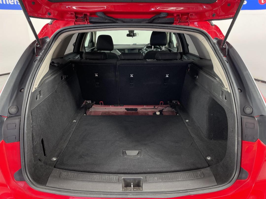 Photo '14' of Holden Commodore