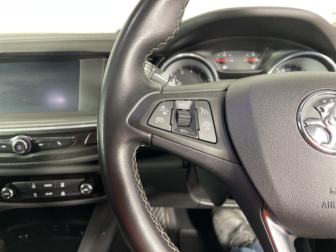 Photo '28' of Holden Commodore