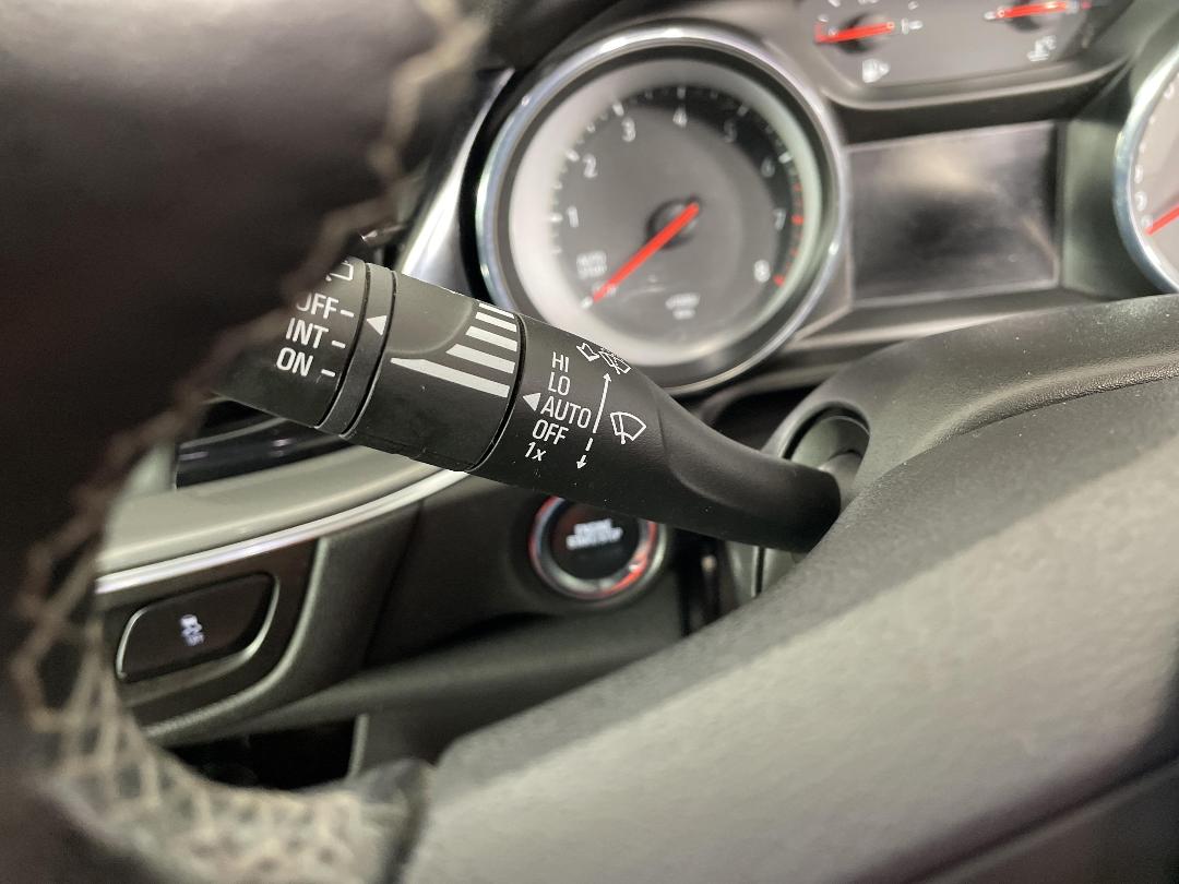 Photo '30' of Holden Commodore