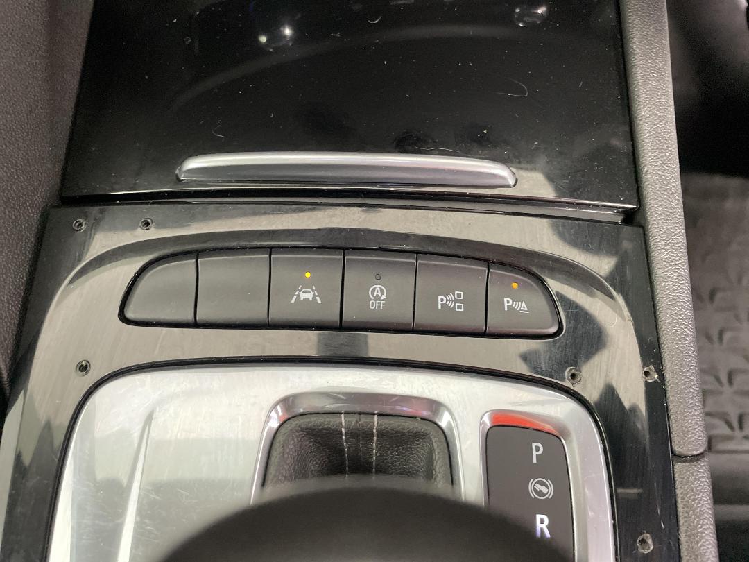 Photo '31' of Holden Commodore