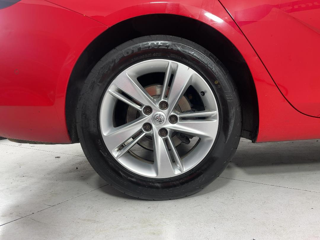 Photo '12' of Holden Commodore Photo '12' of Holden Commodore