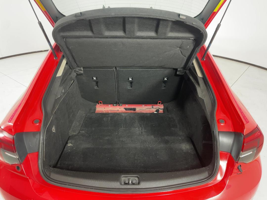 Photo '14' of Holden Commodore Photo '14' of Holden Commodore