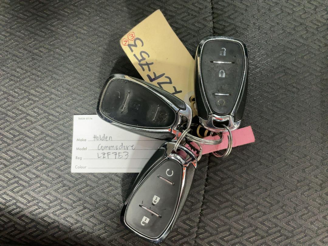 Photo '22' of Holden Commodore Photo '22' of Holden Commodore