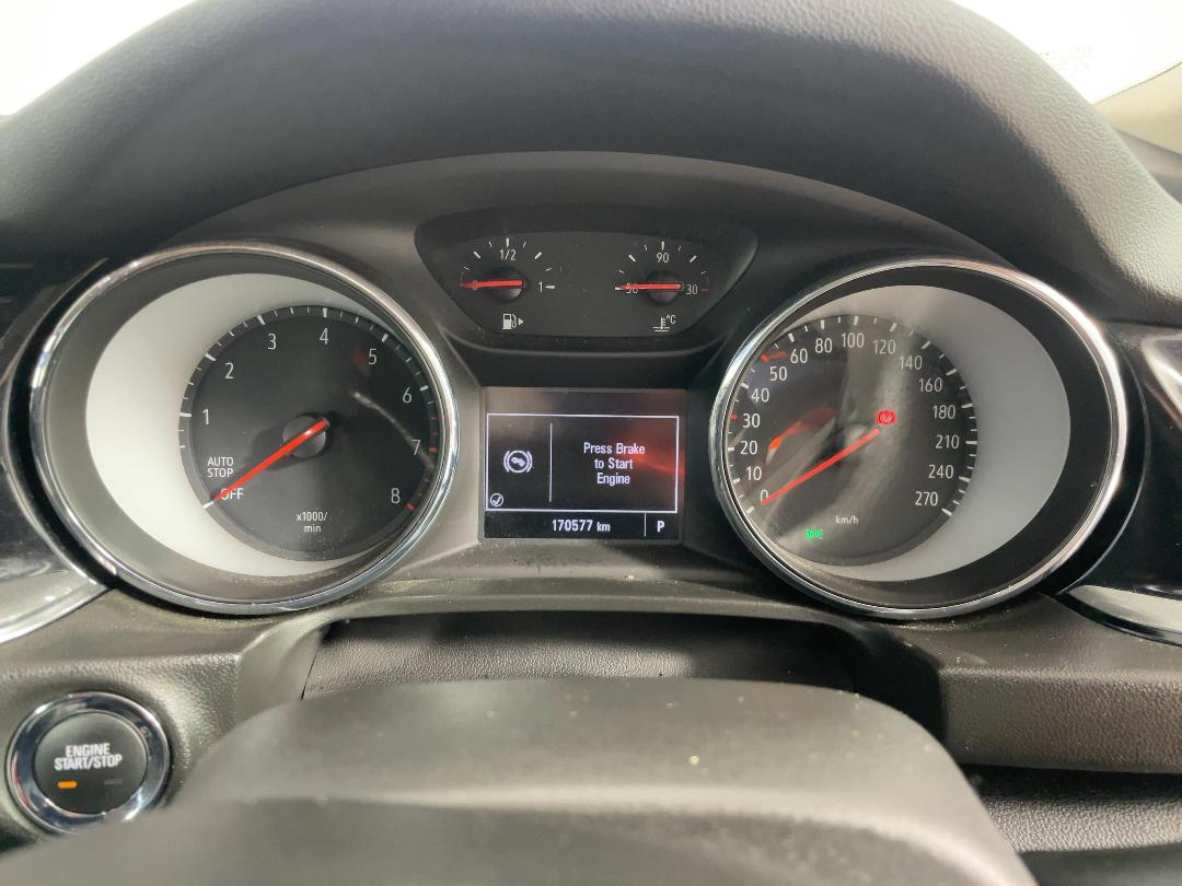 Photo '21' of Holden Commodore Photo '21' of Holden Commodore